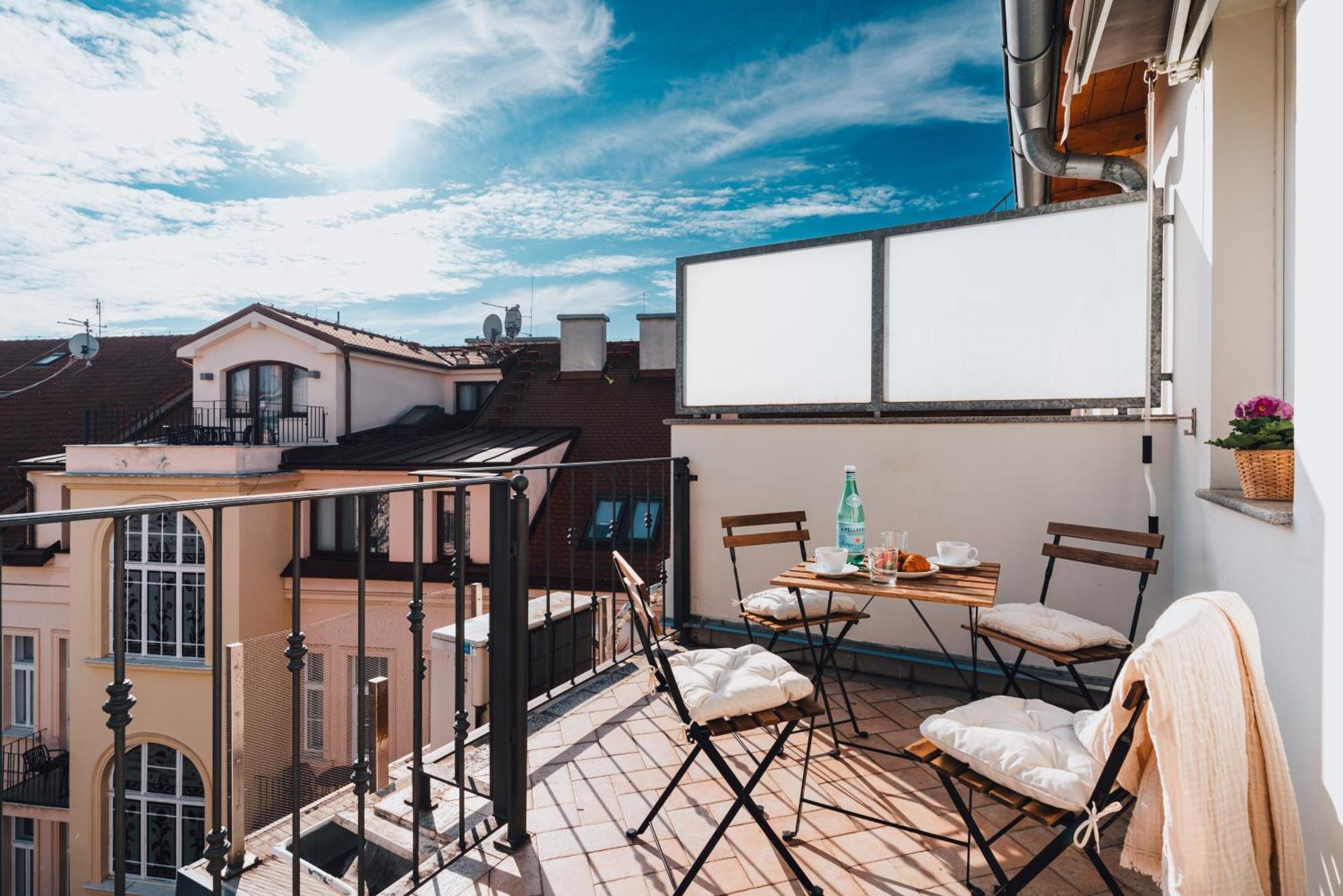 Two-Level Apart With A Terrace Near The Vltava River Praha Exteriér fotografie
